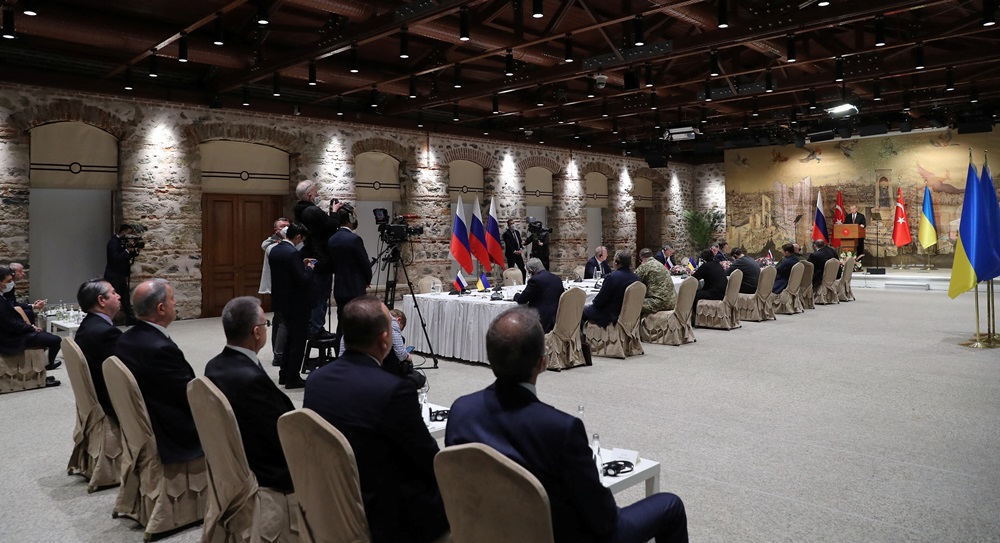 Negociatat, Rusia nis terheqjen e forcave ushtarake nga Kievi
